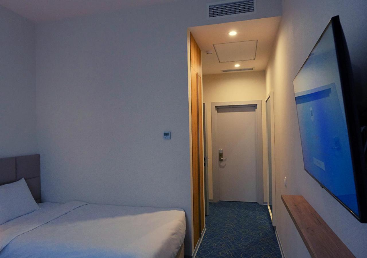 Add Hotel Alma-Ata Buitenkant foto