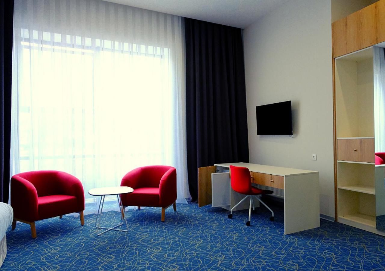 Add Hotel Alma-Ata Buitenkant foto